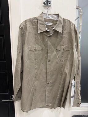 Calvin Klein Men's Long-Sleeve Button-Down Shirt in Light Taupe